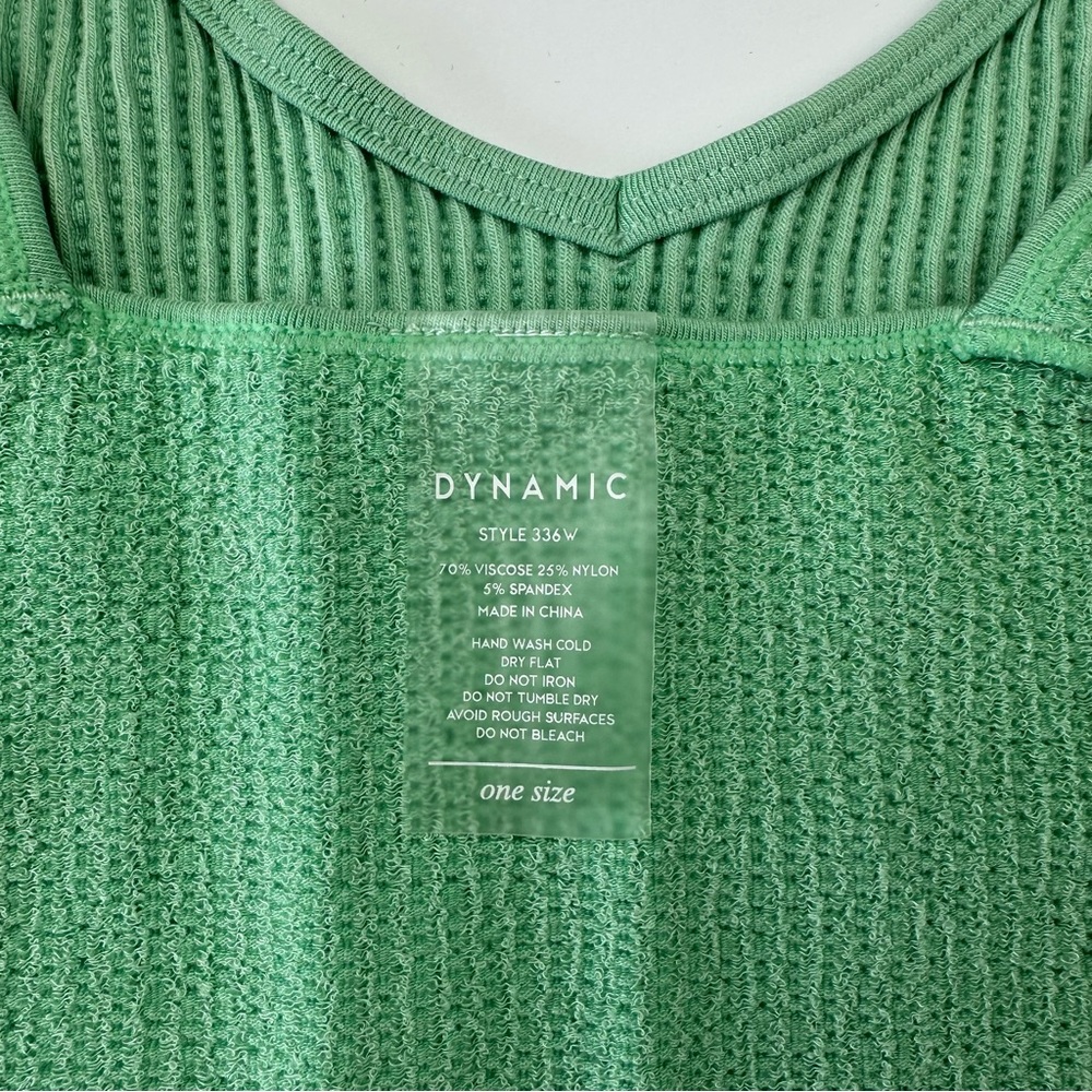 Dynamic Seamless Cami Tank - Picture 3 of 3